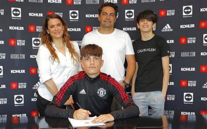 Alejandro Garnacho's Parents' Untold Story