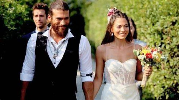 Are Turkish Stars Can Yaman And Demet Zdemir Married In Real Life?