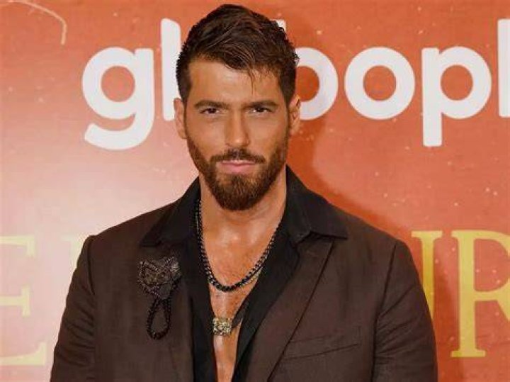 Can Yaman, el 'pájaro soñador' con el que querrás volar muy lejos