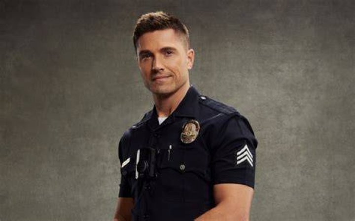 Eric Winter (The Rookie) for Cyclops Eric winter, Eric, Good looking men