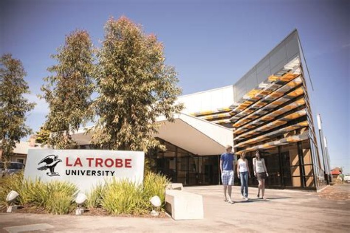 James RADFORD La Trobe University, Melbourne Department of Ecology