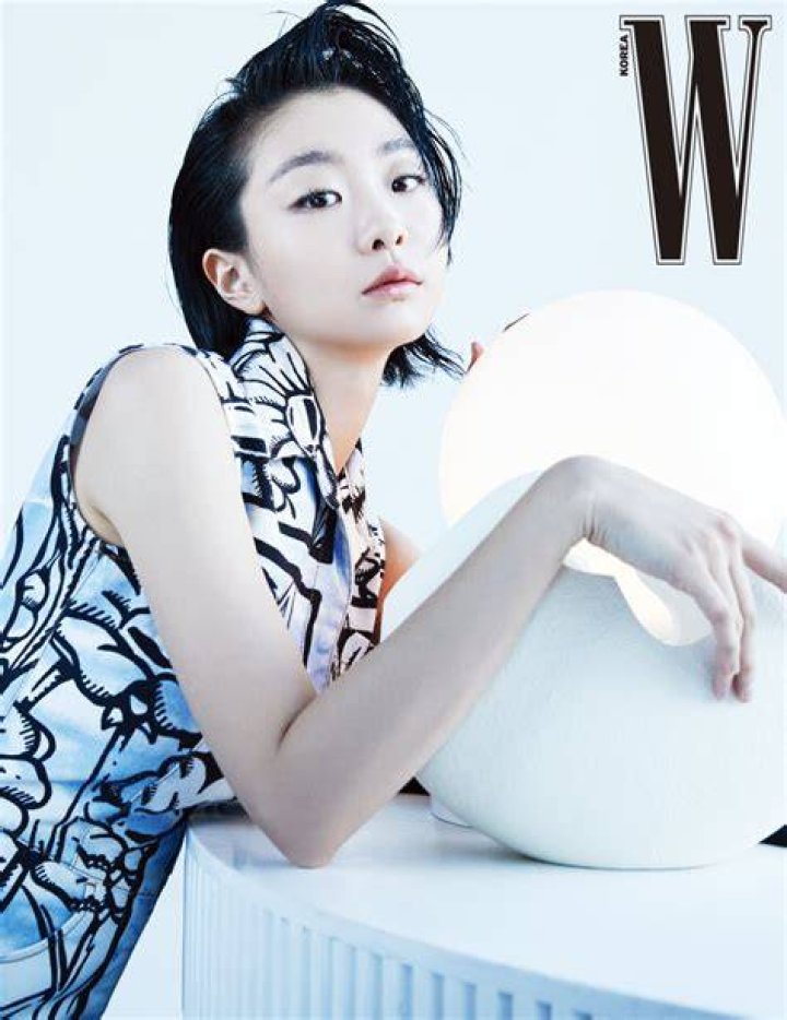 Kim Da Mi Exhibits Dreamy Fashion Style For W Magazine Pictorial Interview