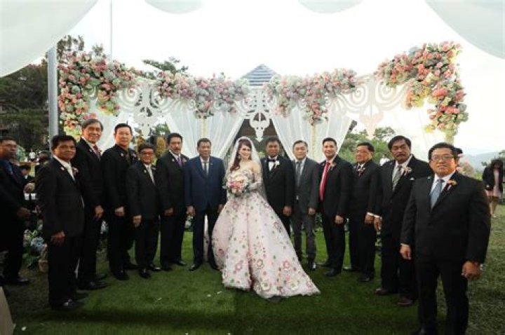 LOOK Exsinger and DSWD exec Michelle Ortega marries PNP's Gregorio
