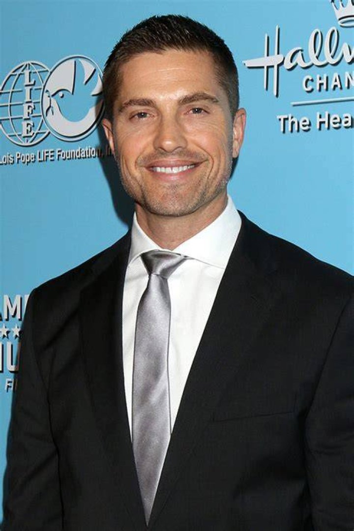 Mentalist Eric Winter intègre la saison 3 Premiere.fr