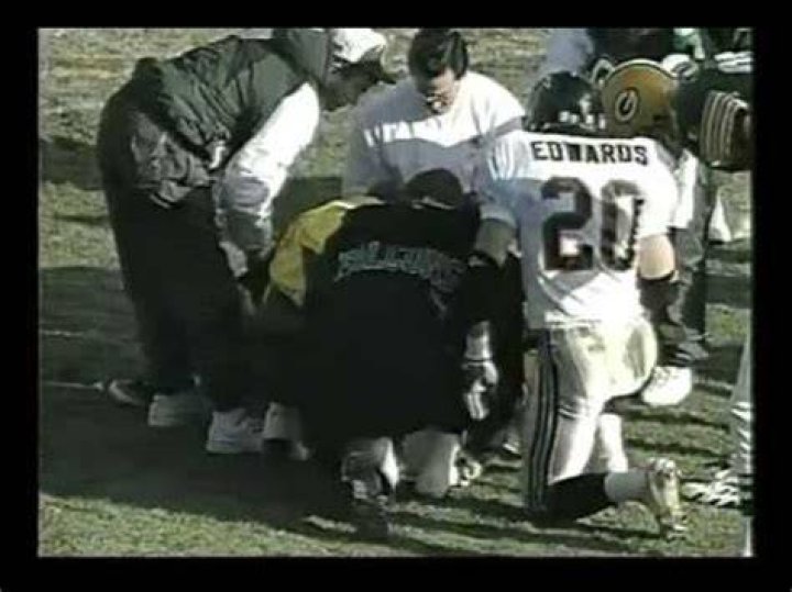 Sterling Sharpe Injury & Net Worth [2023 Update] Players Bio